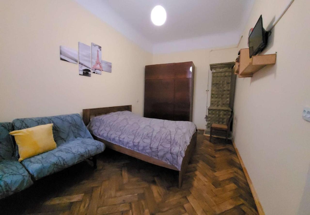 Зручна І Комфортна Квартира Недалеко Від Вокзалу І Центру Міста 리비프 외부 사진