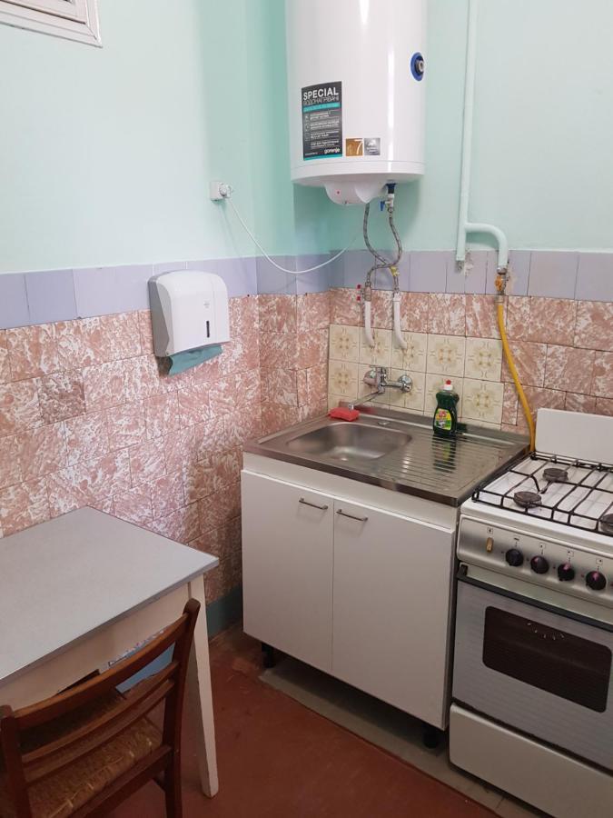 Зручна І Комфортна Квартира Недалеко Від Вокзалу І Центру Міста 리비프 외부 사진